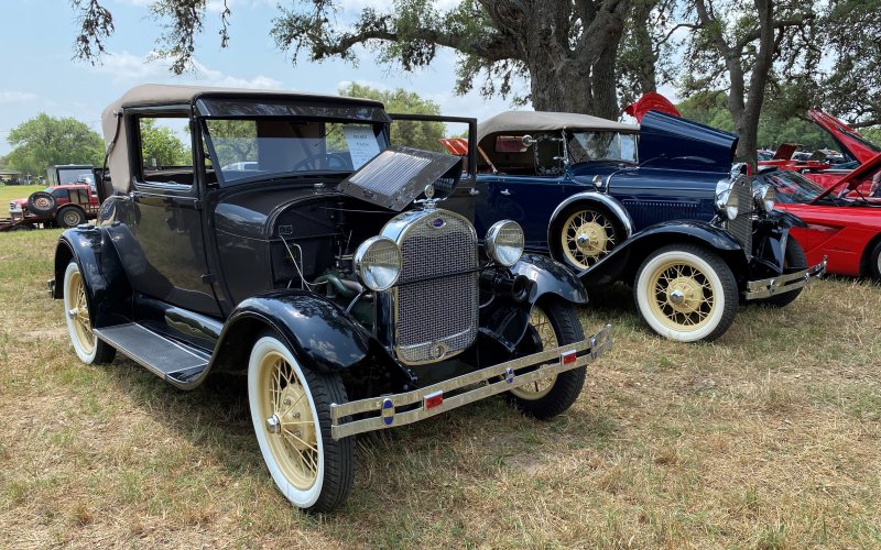 Vehicles of several varieties were on display in the Sweet Home Fireman’s Fest Car Show on Saturday. Photo by Murray Montgomery.
