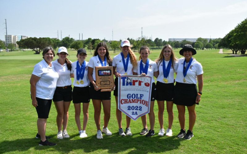Lady Cardinals 2022 TAPPS 2A Girls Golf state champions. Photo courtesy of Nicco Brown.