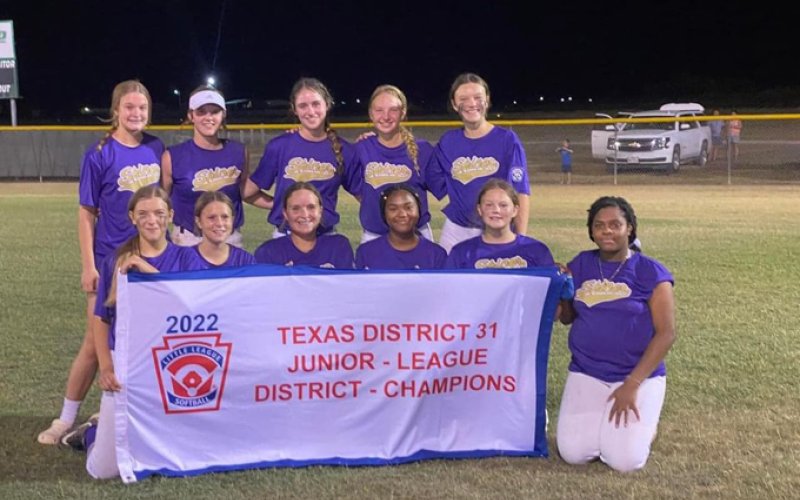 Shiner Junior Softball District 31 East Zone Champions. Photo courtesy of Shiner Little League.