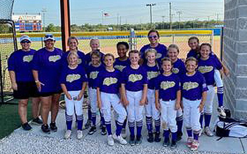 The Shiner Minor Softbal (8-10 year old) beat Cuero 15-0 Friday in their international east zone tournament opener. Photo courtesy of Amanda Ulcak.