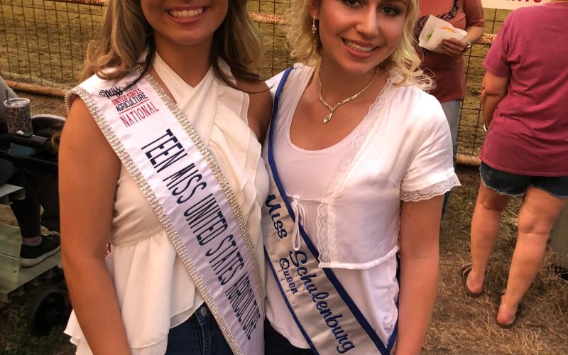 Miss Teen USA Agriculture (AKA Miss Moulton) and Miss Schulenburg