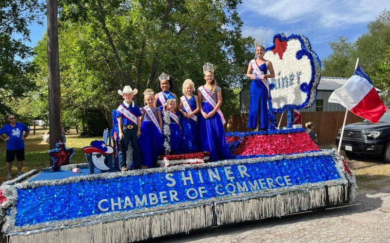 Jamboree's best overall float went Shiner Chamber of Commerce.