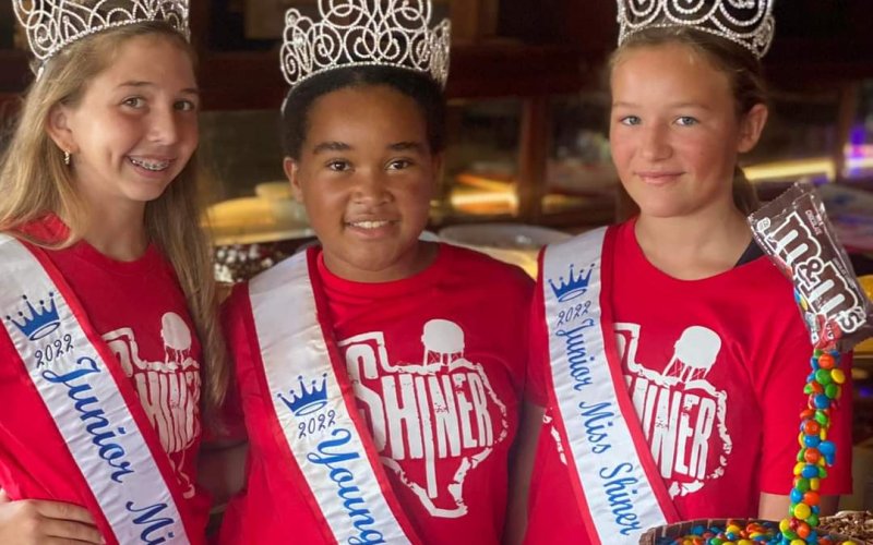 The Saturday, Aug. 20, Shiner event  went head-to-head with quarterly Hallettsville Market Days, with both both evts doing quite well at their respective venues. Shiner's takes place every third Saturday monthly.