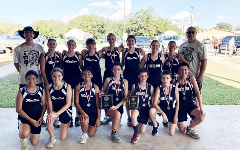 The Moulton JH girls took first place with 15 points and the boys were led by Andrew Pierce who was fourth. Photo courtesy of Moulton ISD.