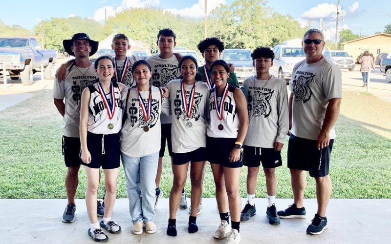Moulton JV runners. Photo courtesy of Moulton ISD.