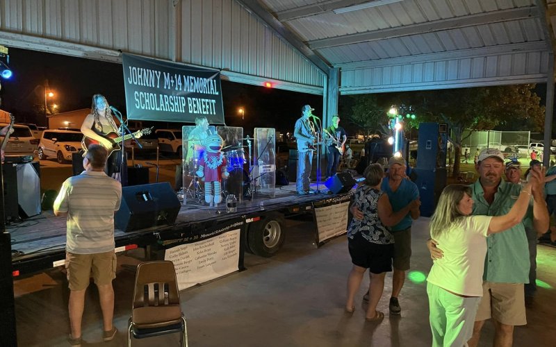 Southpaw wrapped up the evening with a dance under the pavilion.