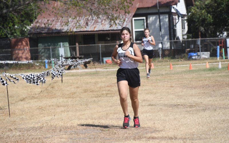 Kaylee Trejo (foreground) and Karsyn Blahuta (background) were fourth and fifth, respectively. Photo by Mark Lube.