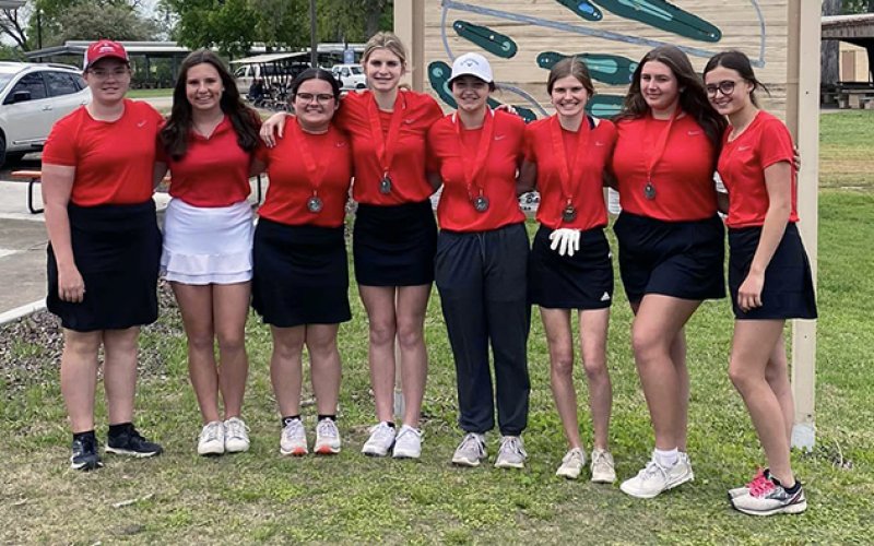 St. Paul girls, led by a 99 from Anna Reeves, came in second. Photo courtesy of Nicco Brown.