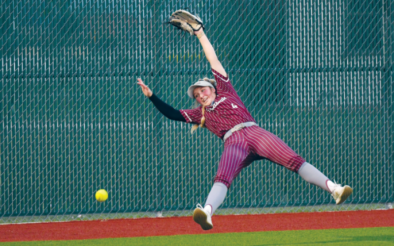 Ella Amsden almost made a brilliant catch vs. Lytle. Dean Kibler/Eyewitness News