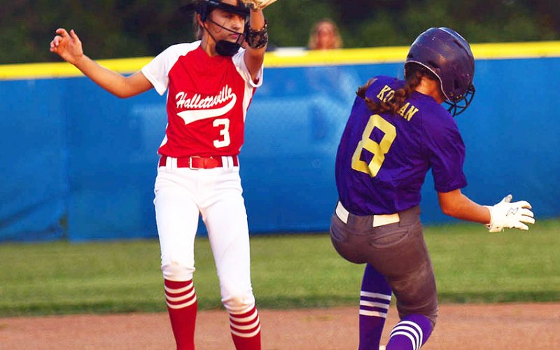 Taylor Kocian successfully steals second base in Shiner’s 2-1 loss to Hallettsville on Saturday. Photo courtesy of Chuck Grafe/Hallettsville Tribune-Herald.