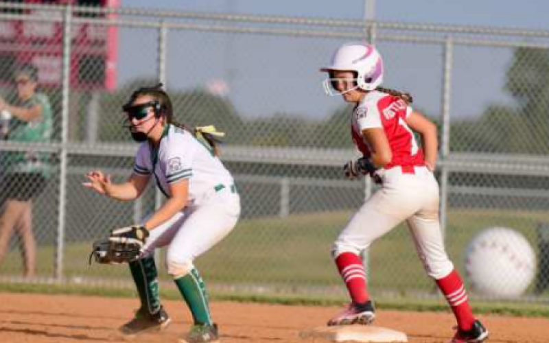 Landry Whitley takes second on a wild pitch. Chuck Grafe/TribuneHerald