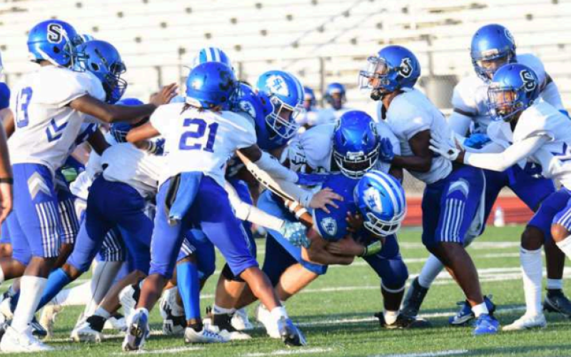 Halfback Cade Steffek scored two touchdowns and rushed for 73 yards in Saturday’s win. Chuck Grafe/Tribune-Herald