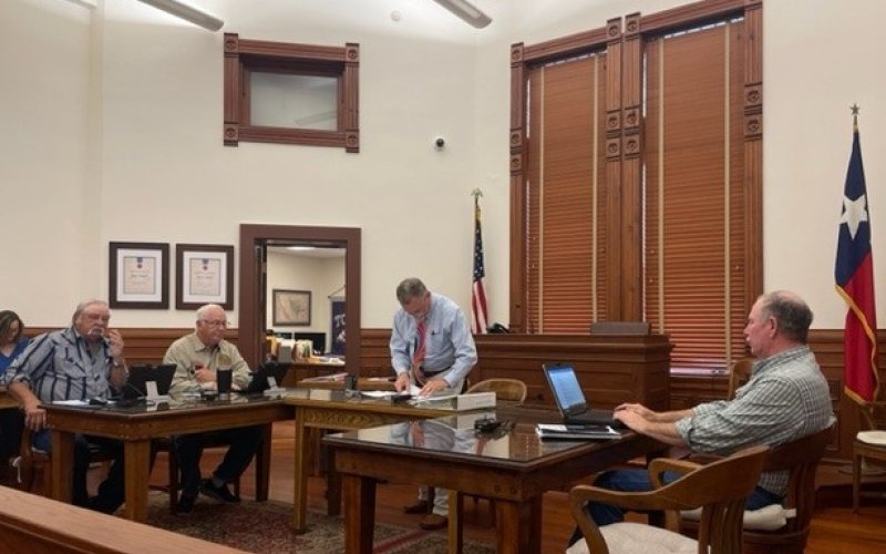 DeWitt County Commissioner's Court