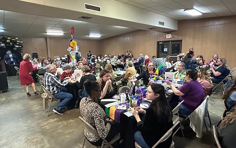 Folks enjoyed a fun night of bingo at the Shiner Chamber Banquet.