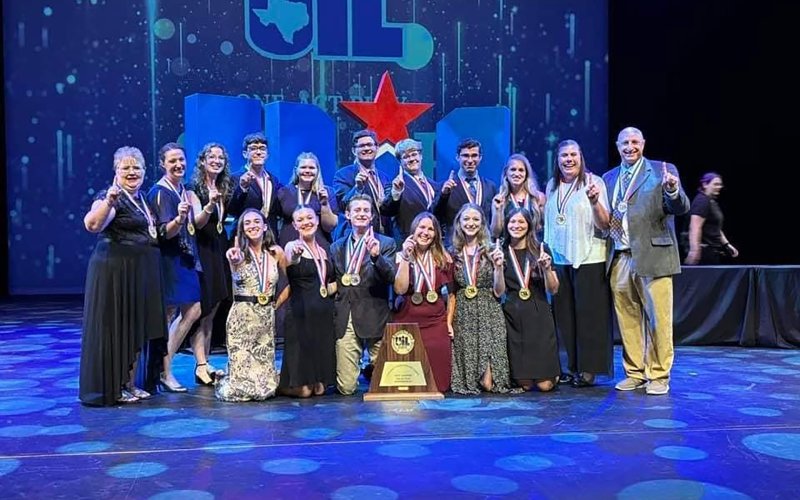Shiner One Act Play won the State Championship at the 2A Conference. Pictured are, back row, left to right, directors Linda Truman and Lauren Selzer, Freshman Backstage Manager Madeline Collins, Senior crew member Jackson Welch, Sophomore crew member Jillian Dierlam, Junior crew member Jansen Flores, Senior crew member Ben Thomas, Junior crew member Aiden Collins, Senior crew member Hayleigh Burns, and directors Michelle and Eric Winkenwerder; bottom row, left to right, Freshman crew member Megan Burns, Fre