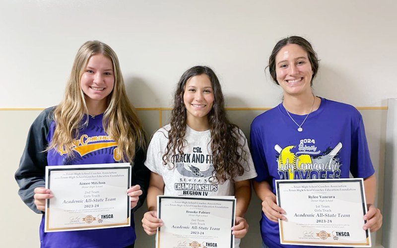 From left are Aimee Mitchon, Brooke Palmer and Rylee Vancura. Photo courtesy of Kristi Peterson.