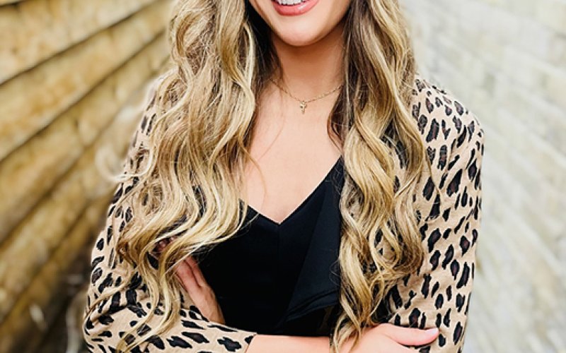 Miss Shiner contestant