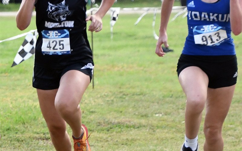 Katie Richter (left) got No. 43 in the 1A-2A girls standings. Photo by Mark Lube.