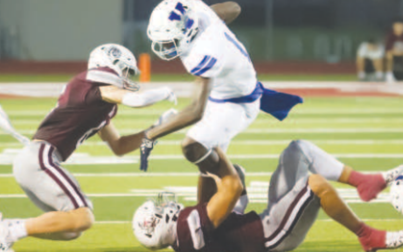 YHS Bulldog X’Zavier Barnett (11) makes a catch against the Industrial Cobras Sept. 6. Photo courtesy of Raymond Rosas.