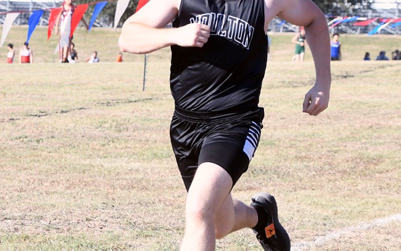 Travis Haikenwaelder had a time of 23:44.68. Photo by Mark Lube.