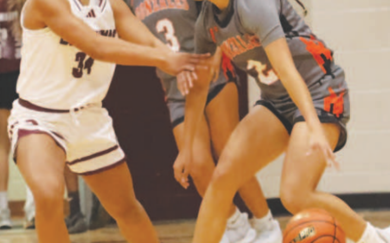 Haven Johnson (34) on defense. Chuck Grafe/Tribune-Herald