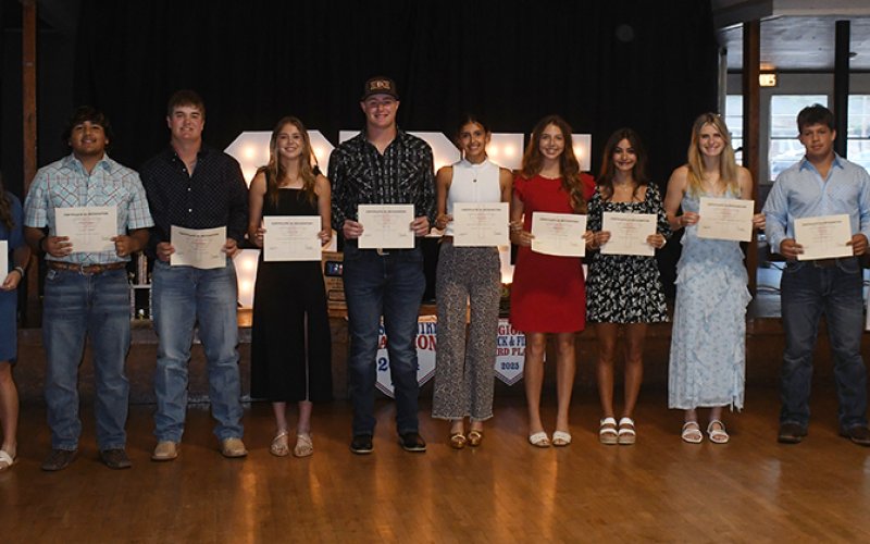 2024-2025 St. Paul junior class athletes. Photo by Mark Lube.