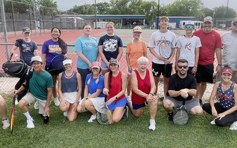 Tournament particpants group photo. Photo courtesy of Courtney Johnson.