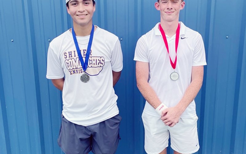 Marco Lara (Flight 1 Winner)  and Braden Watkins( Flight 1 Second Place).  Photo courtesy of Courtney Johnson.