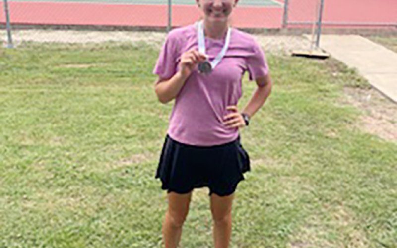 Laura Krueger (Flight 1 Back Draw Winner). Photo courtesy of Courtney Johnson.