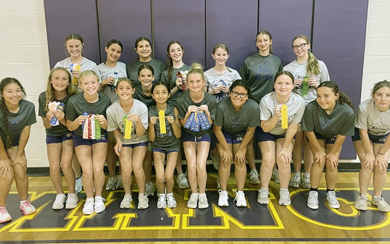Shiner JH 7th grade girls track and field team. Photo courtesy of Kristi Peterson.