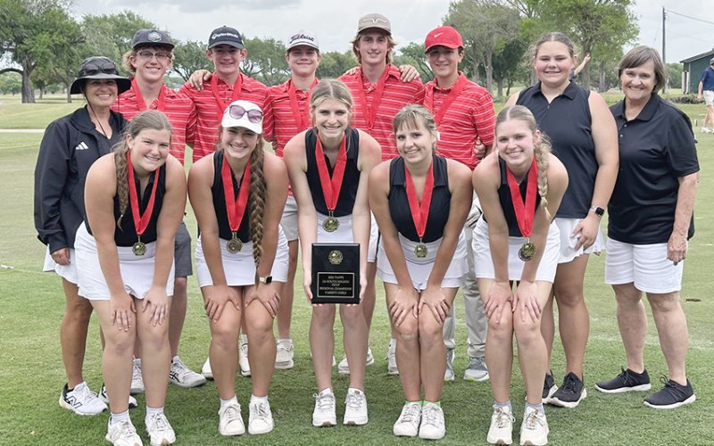 St. Paul regional golf girls and boys with coaches. Girls are regional champions and boys came in third place. Photo courtesy of Nicco Brown.