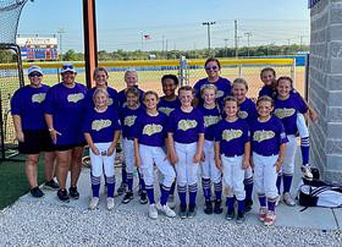 The Shiner Minor Softbal (8-10 year old) beat Cuero 15-0 Friday in their international east zone tournament opener. Photo courtesy of Amanda Ulcak.
