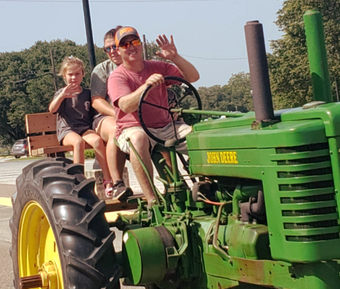 One of the highlights of the Moulton festivities comes with its outstanding Sunday parade, featuring one of the finest gatherings of vintage tractors around anywhere.