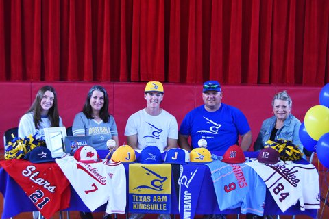 St. Paul senior Fisher Davis signed a letter of intent to play for the Texas A&M-Kingsville baseball team on March 10. From left is Tristin Davis,Jennifer Davis, Fisher Davis, Garrick Davis and Kathleen Howard. Photo courtesy of Jake Wachsmuth.