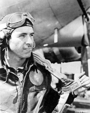 Lt. Loye James Lauraine, Jr. - American Air Museum photo