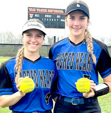 The Indianettes defeated Van Vleck 17-6. Rylan D. delivered a clutch 2-run hit, while Karley K. added a big 3-run hit to secure the win.