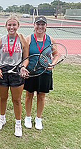  Avery Pesek and Kim Pesek (Doubles Second Place). Photo courtesy of Courtney Johnson. 