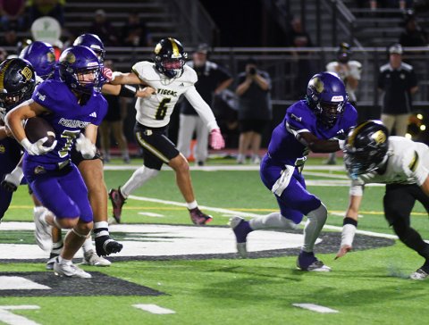 Jarvis Williams (right) blocks for Clayton Fric Friday night against Brackett. Fric led all rushers with 149 yards and scored two touchdowns as Shiner rolled to a 55-19 win in the area-round game in Pleasanton. Photo by Mark Lube.