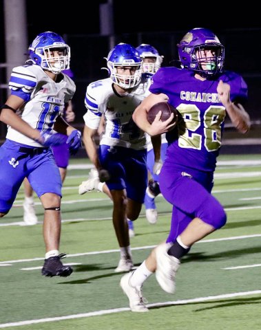 Jace Caddell scored on his only carry of the game —a 54-yard run late in the second quarter. Photo courtesy of Louann Heinsohn.