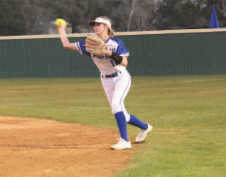 Photo by Chuck Grafe SH second baseman Madelyn Kurtz throw to first base.