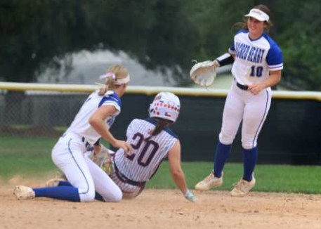 Photo by Chuck Grafe Indianette shortstop Rylan Dworsky tags out Incarnate Word’s Ebby McDavid on a second inning steal attempt.