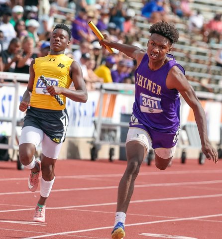 Quincy Jones during a leg of the 400-meter relay race. Shiner earned the Gold medal with a time under 43 seconds. Photo courtesy of Nicole Smith/Luling Newsboy & Signal.