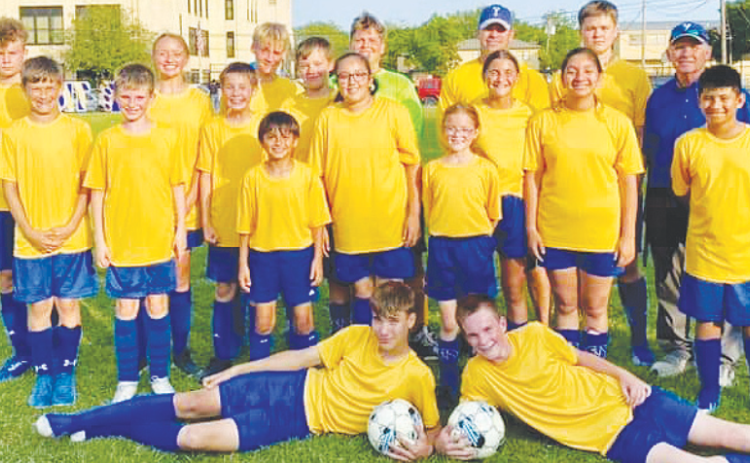 Pictured on the ground fromleft to right are Trent Ferry and Dominic Novak. Pictured in the middle section are Kase Jemelka, Joseph Novak, Weston Tucker, Cayden Ratley, Karol Castillo, Heidi Barrera, Haley Ratley, Ily Puntos, and Alan Mireles. Pictured in the back section are Jaxson Eggemeyer, Avery Driskell, Caden Werland, Jace Driskell, Nick Adamek, Coach Nick Mossmeyer, Ty Smith, and Assistant Coach Anthony Harper. Contributed photo.