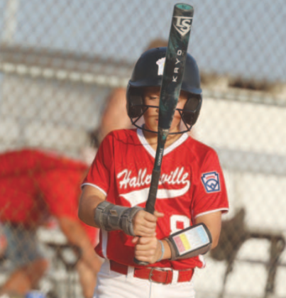 Photo by Chuck Grafe Braylee Hanslik had.one of Hallettsville’s four hits in the loss Monday.