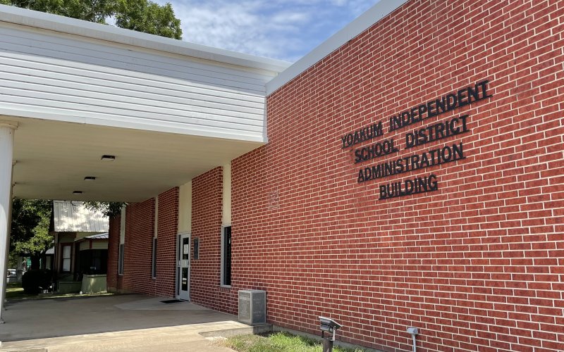 The Yoakum Independent School District Administration Building on Irvine Street. Photo by Hans Lammeman.