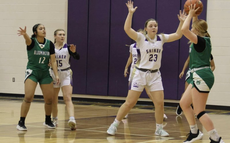 Hailey Radicke (left) and Kailey Boedeker.