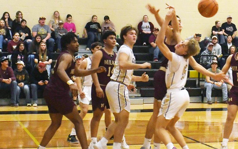 The Shiner boys basketball team had several players win All-District including Jared Simper and Boe Boehm. Photo by Mark Lube.