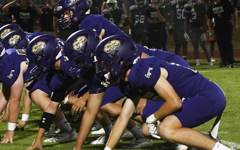 The Shiner Comanches will ‘line up’ against Poth this week. Both teams are 2-0 after two round. Photo by Mark Lube.
