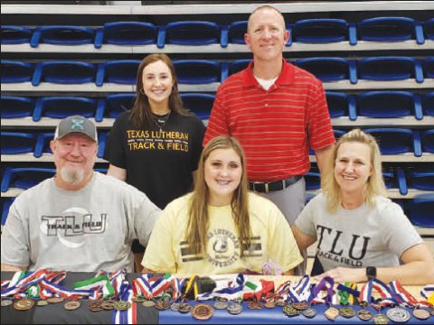 Kirsten Smith signs with TLU