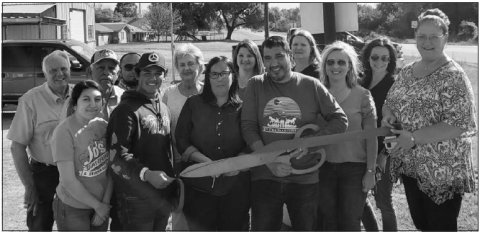Yoakum Area Chamber of Commerce holds ribbon cutting